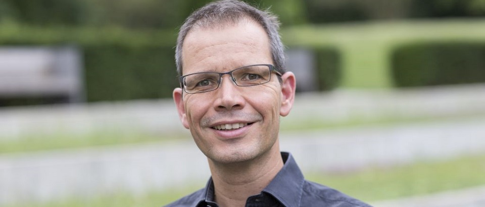 عند الخامسة مساءً من يوم الخميس الواقع فيه 21 نيسان، يلقي الأستاذ طوبيا شبيكير اليسوعيّ المحاضرة تدريس اللاهوت الكاثوليكيّ على ضوء الإسلام. أفكارٌ في تحليل الإطار والمقارنة.