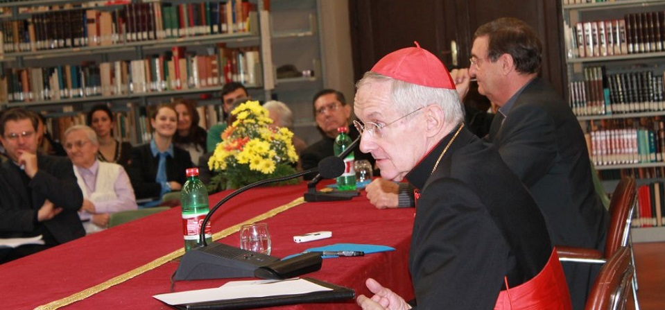 بعاطفة عميقة وحنين أعمق، تذكر أُسرةُ المعهد البابويّ للدراسات العربيّة والإسلاميّة الصِلة التي كانت تربطها بمثلّث الرحمات وصاحب النيافة الكاردينال جان لوي توران