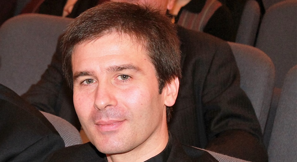 يشرّفنا أن نعلن لكم أنّ الأب دييغو ساريو كوكاريلّا قد عُيّين رئيسًا للمعهد البابويّ للدرسات العربيّة