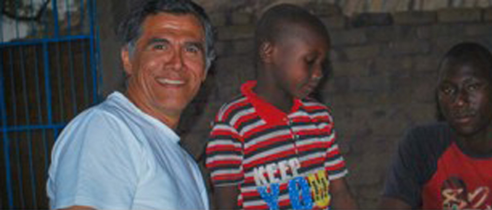 عيّن الأبُ الأقدسُ الراهبَ اليسوعي، الأب جيلبيرتو ألفريدو فيزكارّا موري، نائبًا رسوليًّا على جائن في البيرو؛ هو من مواليد عام1960 ليما في البيرو، وقد رُسم كاهنًا عام 1994.